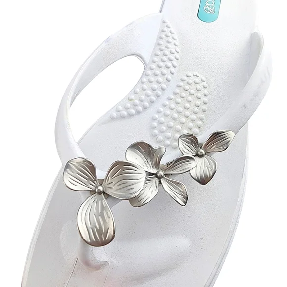 Oka.B Kona Metal Floral Flip Flop Sandals in Salt Size ML - Picture 9 of 12